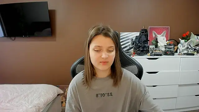 Snapshot of SoniNesti chatting on June 5, 3:18 pm SoniNesti online show from June 5, 3:18 pm