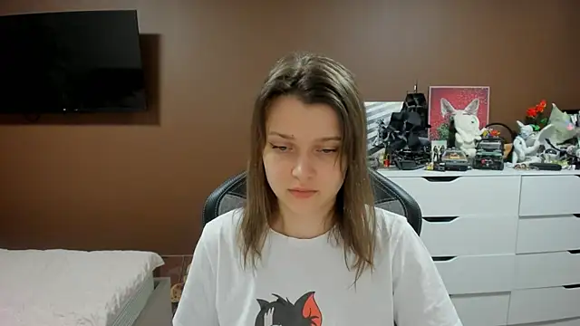 Snapshot of SoniNesti chatting on June 6, 3:06 pm SoniNesti online show from June 6, 3:06 pm