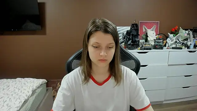 Snapshot of SoniNesti chatting on June 9, 3:56 pm SoniNesti online show from June 9, 3:56 pm