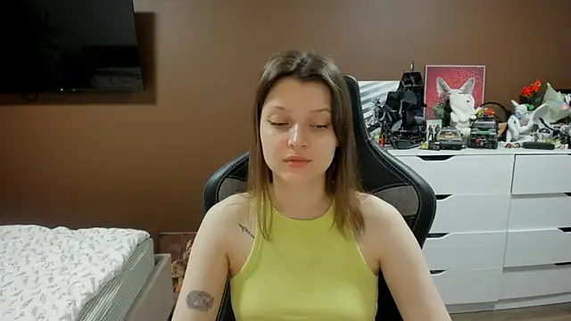Snapshot of SoniNesti chatting on June 10, 2:49 pm SoniNesti online show from June 10, 2:49 pm