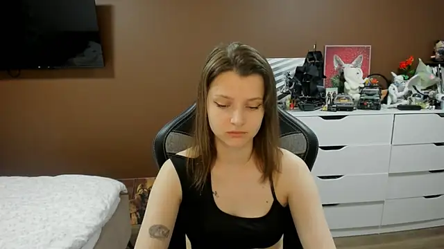 Snapshot of SoniNesti chatting on June 18, 3:49 pm SoniNesti online show from June 18, 3:49 pm