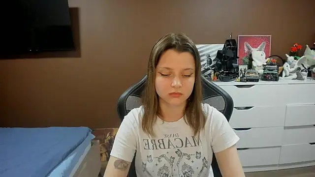 Snapshot of SoniNesti chatting on July 7, 3:05 pm SoniNesti online show from July 7, 3:05 pm