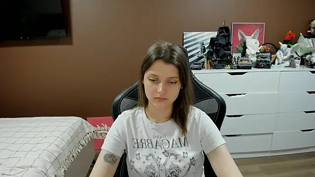 Snapshot of SoniNesti chatting on July 15, 3:50 pm SoniNesti online show from July 15, 3:50 pm