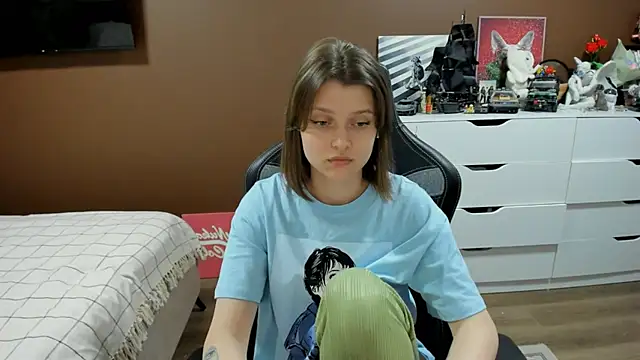 Snapshot of SoniNesti chatting on July 22, 3:04 pm SoniNesti online show from July 22, 3:04 pm