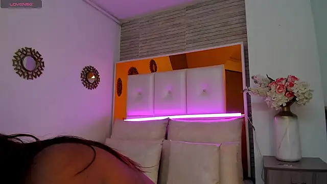 ShaniaBrownn online show from January 31, 7:51 pm