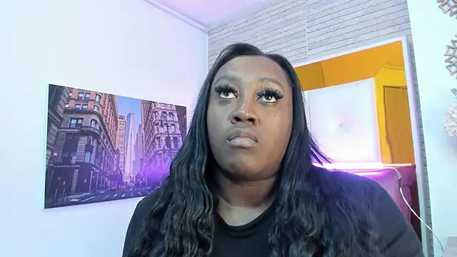 ShaniaBrownn online show from December 4, 7:44 pm