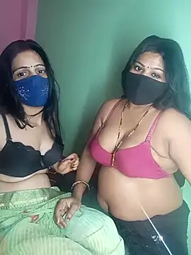 Snapshot of cutee__crazy chatting on October 14, 5:47 pm cutee  crazy online show from October 14, 5:47 pm