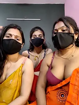 cutee  crazy online show from April 12, 1:49 pm