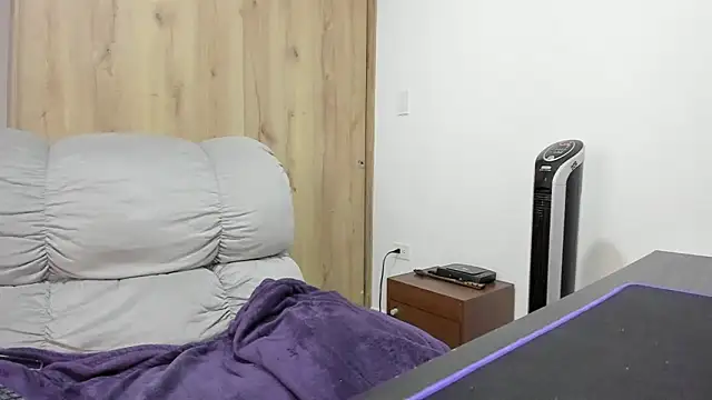 xspecialoomx online show from December 19, 1:07 pm