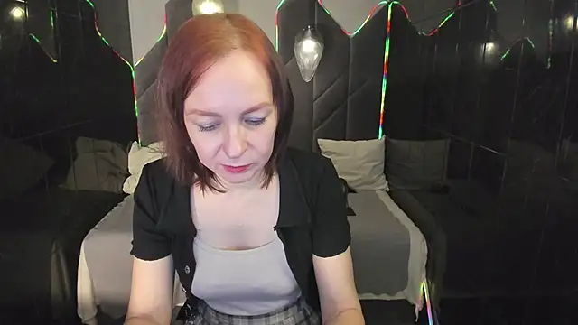 Snapshot of NikaGentle chatting on April 21, 5:36 am NikaGentle online show from April 21, 5:36 am