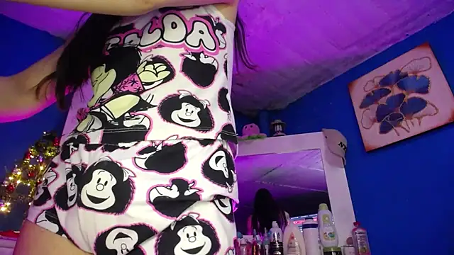 Snapshot of Lunahoney1 chatting on December 2, 8:15 pm Lunahoney1 online show from December 2, 8:15 pm