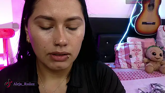 Snapshot of LauraRuiz1 chatting on September 8, 11:15 pm LauraRuiz1 online show from September 8, 11:15 pm