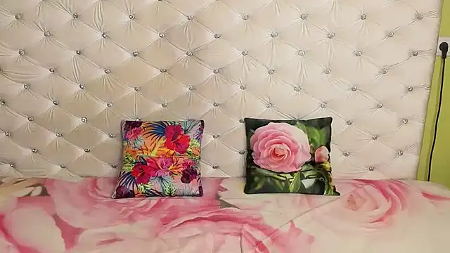 DoraMay online show from March 17, 8:09 pm