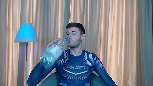 Snapshot of JustinMorrisX chatting on November 1, 9:33 am JustinMorrisX online show from November 1, 9:33 am