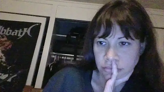 Snapshot of petitedoll29 chatting on December 3, 3:20 am petitedoll29 online show from December 3, 3:20 am