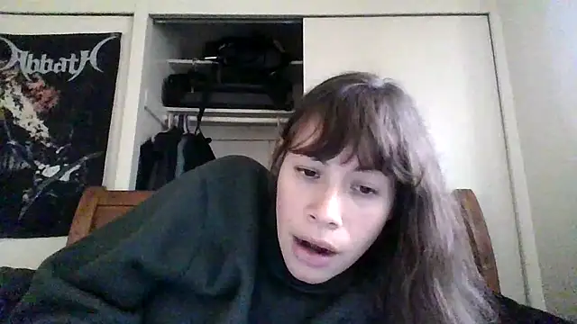 Snapshot of petitedoll29 chatting on December 6, 11:03 pm petitedoll29 online show from December 6, 11:03 pm