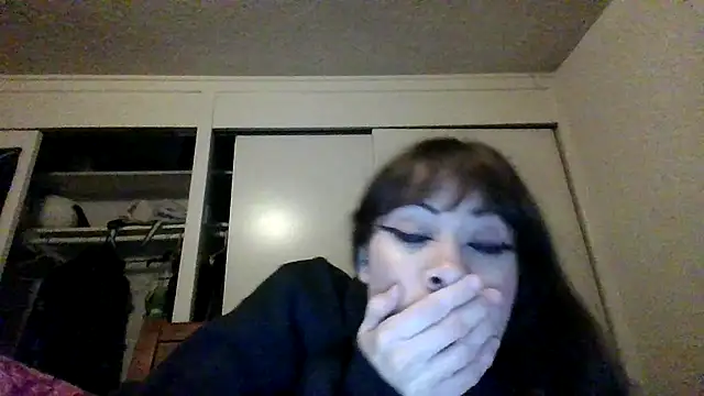 Snapshot of petitedoll29 chatting on December 16, 3:51 am petitedoll29 online show from December 16, 3:51 am