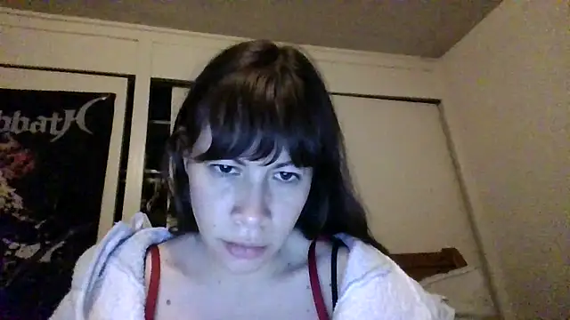 Snapshot of petitedoll29 chatting on December 17, 6:13 am petitedoll29 online show from December 17, 6:13 am