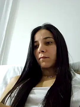 Snapshot of miaeyes chatting on January 5, 1:56 am miaeyes online show from January 5, 1:56 am