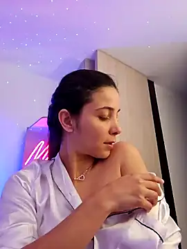 Snapshot of miaeyes chatting on January 18, 1:41 am miaeyes online show from January 18, 1:41 am