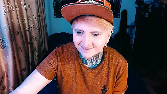 Marieblueeyes online show from October 31, 9:21 am