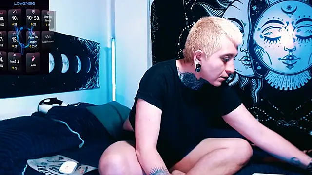 Marieblueeyes online show from February 5, 11:09 pm