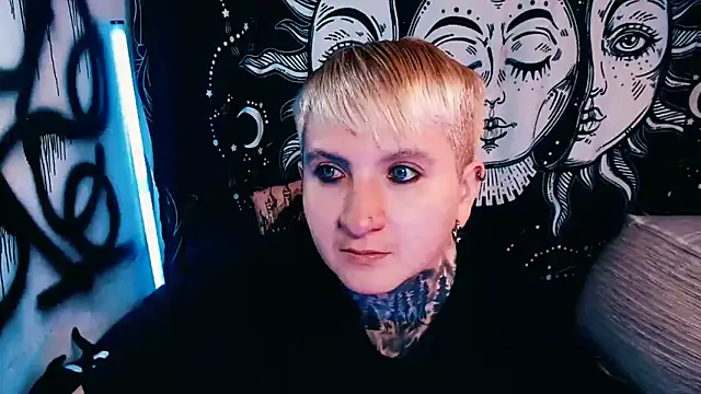 Snapshot of Marieblueeyes chatting on May 12, 7:33 pm Marieblueeyes online show from May 12, 7:33 pm
