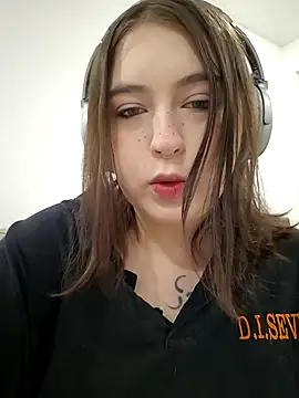 Snapshot of Yammy_Yumi chatting on October 31, 4:13 am Yammy Yumi online show from October 31, 4:13 am