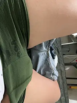 elvis0966 online show from February 1, 4:46 am