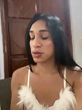 Snapshot of Ashly_Miller chatting on April 21, 1:42 am Ashly Miller online show from April 21, 1:42 am