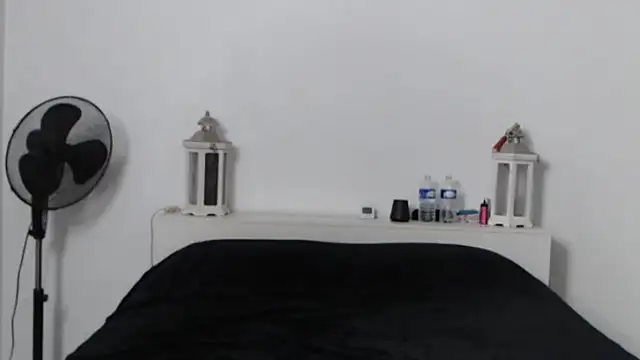 Snapshot of Oriane_Jackson chatting on October 19, 8:15 am Oriane Jackson online show from October 19, 8:15 am