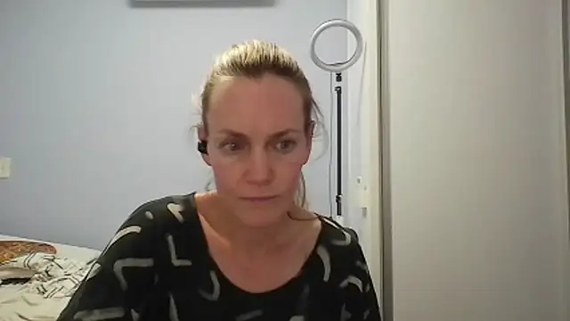 Annylove1 online show from February 13, 12:06 am