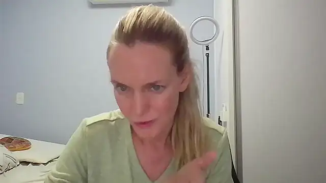 Annylove1 online show from February 28, 12:44 am