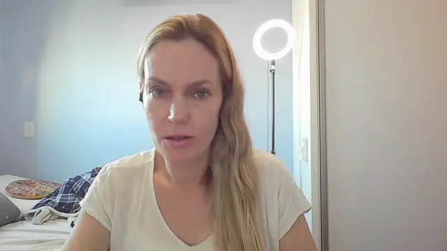 Annylove1 online show from April 2, 10:46 am