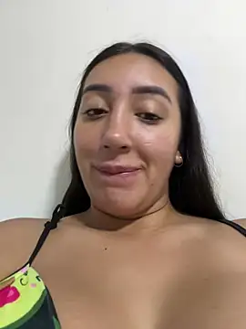 Snapshot of Hannahoff chatting on February 14, 6:12 am Hannahoff online show from February 14, 6:12 am