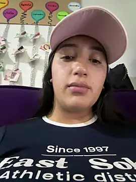 Snapshot of Hannahoff chatting on March 8, 3:28 am Hannahoff online show from March 8, 3:28 am