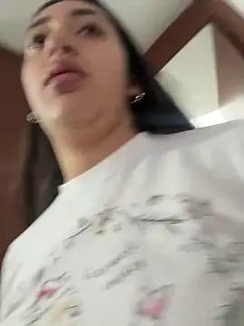 Hannahoff online show from November 22, 7:13 pm