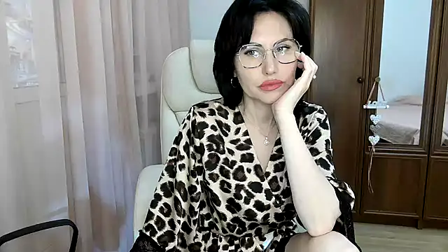 Snapshot of Alyona_Alex chatting on May 31, 6:42 am Alyona Alex online show from May 31, 6:42 am