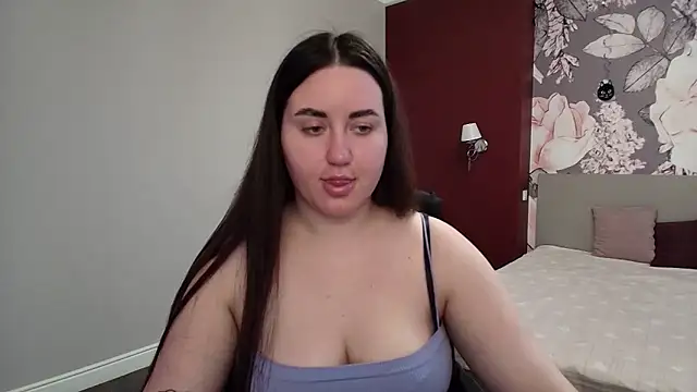 Roxie Bradley online show from March 23, 6:39 am