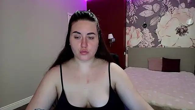 Roxie Bradley online show from March 30, 5:41 am