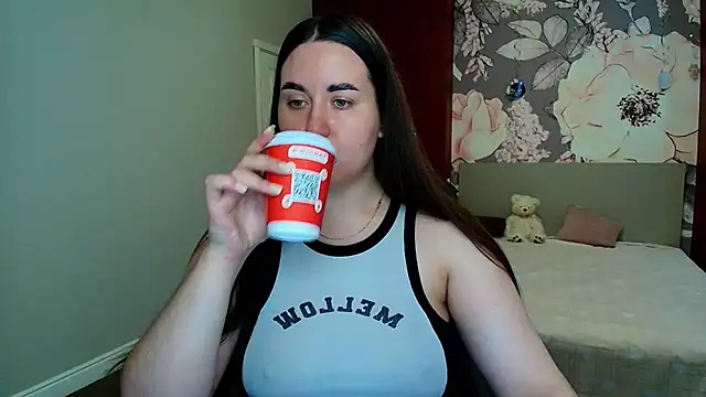 Snapshot of Roxie_Bradley chatting on July 9, 5:44 am Roxie Bradley online show from July 9, 5:44 am