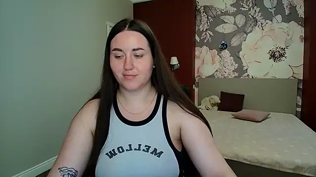 Snapshot of Roxie_Bradley chatting on July 16, 6:52 am Roxie Bradley online show from July 16, 6:52 am