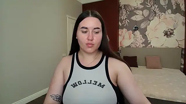 Snapshot of Roxie_Bradley chatting on July 24, 5:38 am Roxie Bradley online show from July 24, 5:38 am