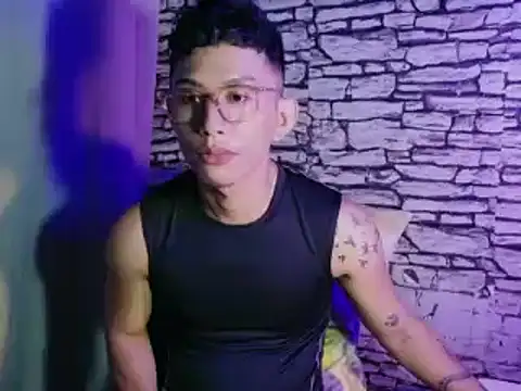 xlovercum online show from April 2, 3:31 pm