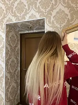 Lili Danger online show from December 4, 9:02 pm