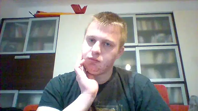 Snapshot of Matttthees chatting on February 19, 7:59 pm Matttthees online show from February 19, 7:59 pm