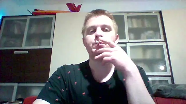 Snapshot of Matttthees chatting on February 20, 9:20 pm Matttthees online show from February 20, 9:20 pm