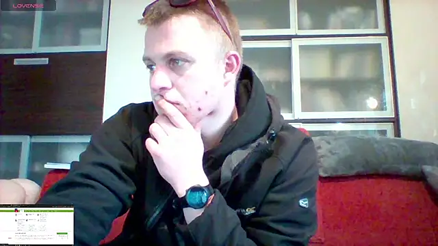 Snapshot of Matttthees chatting on February 23, 9:44 am Matttthees online show from February 23, 9:44 am