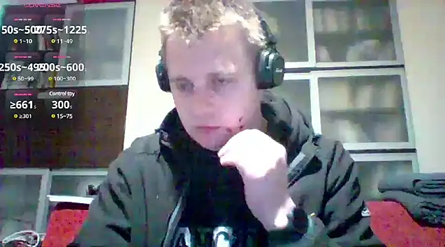 Snapshot of Matttthees chatting on February 27, 11:26 pm Matttthees online show from February 27, 11:26 pm