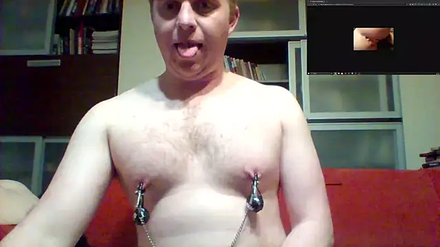 Snapshot of Matttthees chatting on March 9, 12:53 am Matttthees online show from March 9, 12:53 am